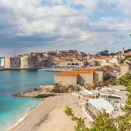 Luxury Seafront Banje Apartment