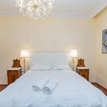 Luxury Seafront Banje