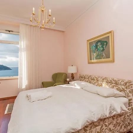 Luxury Seafront Banje *