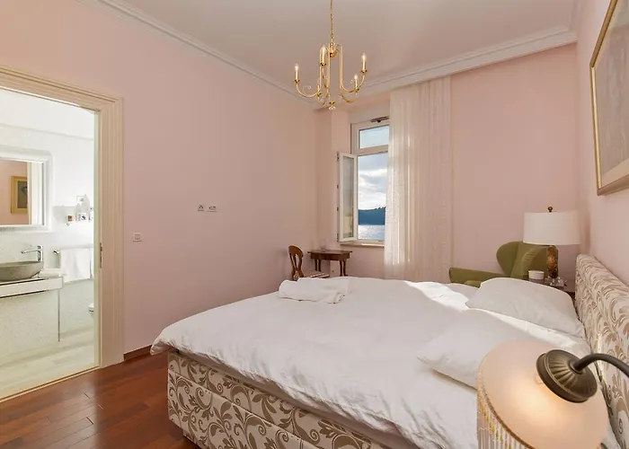 Luxury Seafront Banje * Dubrovnik