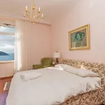 Luxury Seafront Banje *