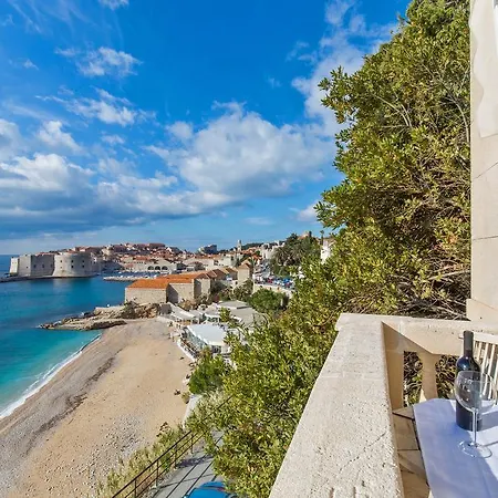 Luxury Seafront Banje *