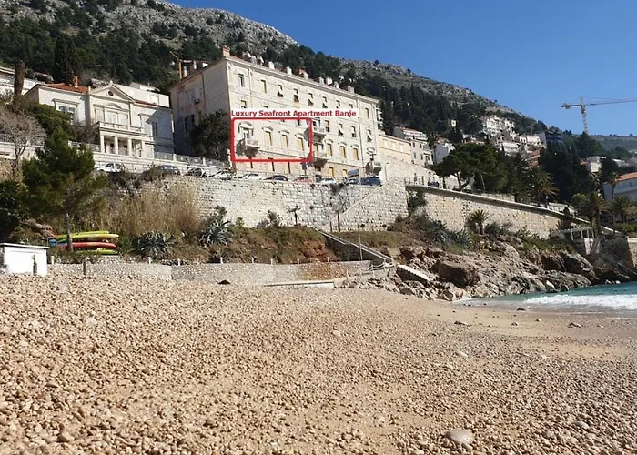 Luxury Seafront Banje