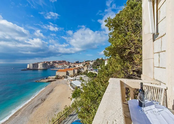 Luxury Seafront Banje *