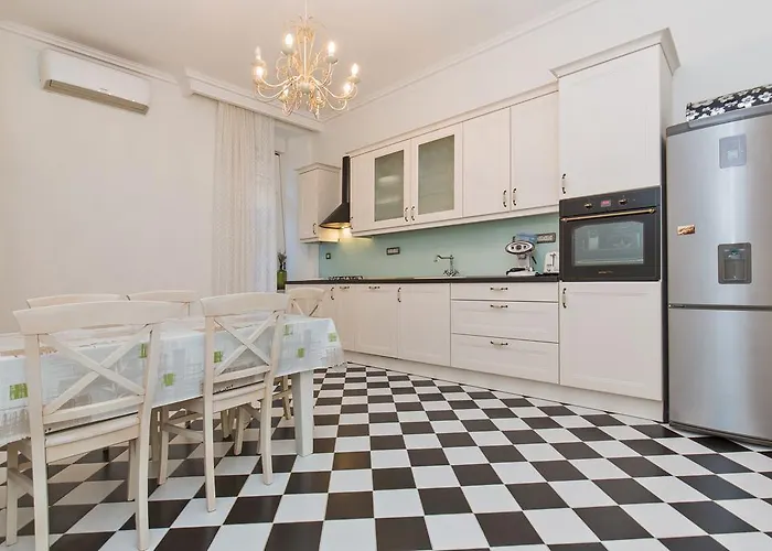 Daire Luxury Seafront Banje *