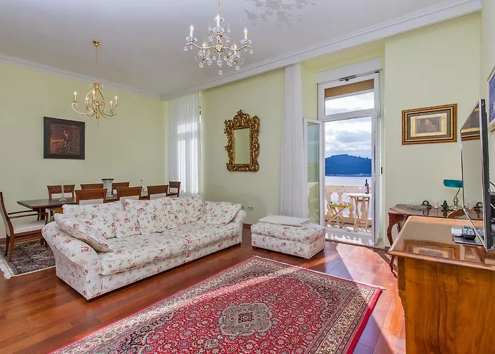 Daire Luxury Seafront Banje *